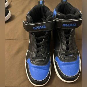 Boys Shaq high tops tennis shoes sz 5M: used in good condition